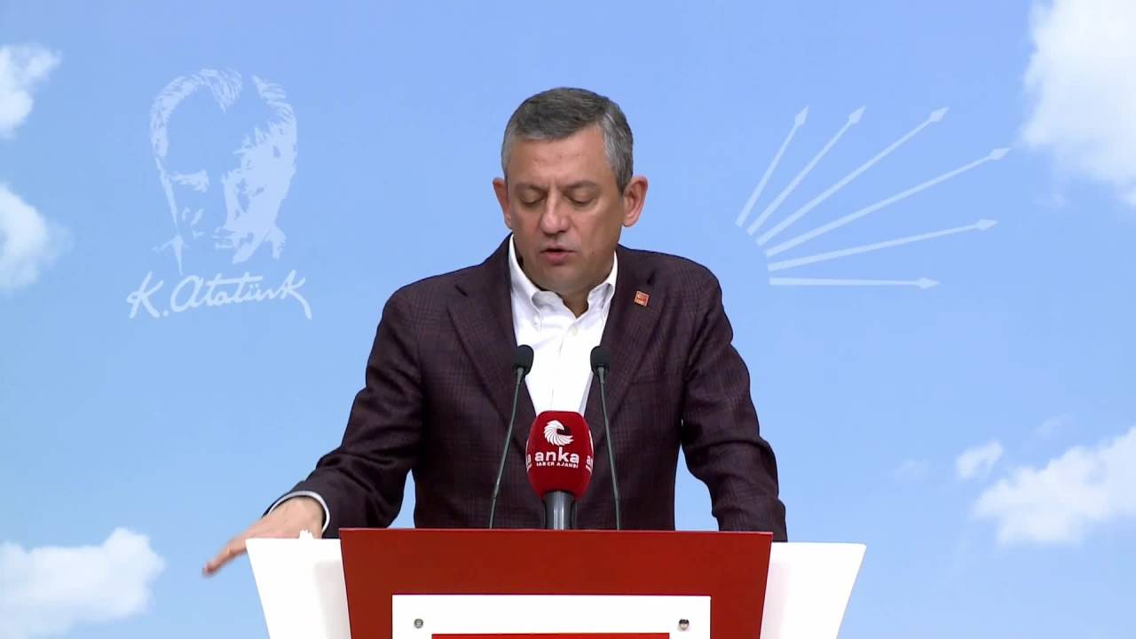 Özgür Özel: "Maalesef Bu Süreçte Muhatabım Bir Cumhurbaşkanı Değil, Bir Cunta Başkanıdır"