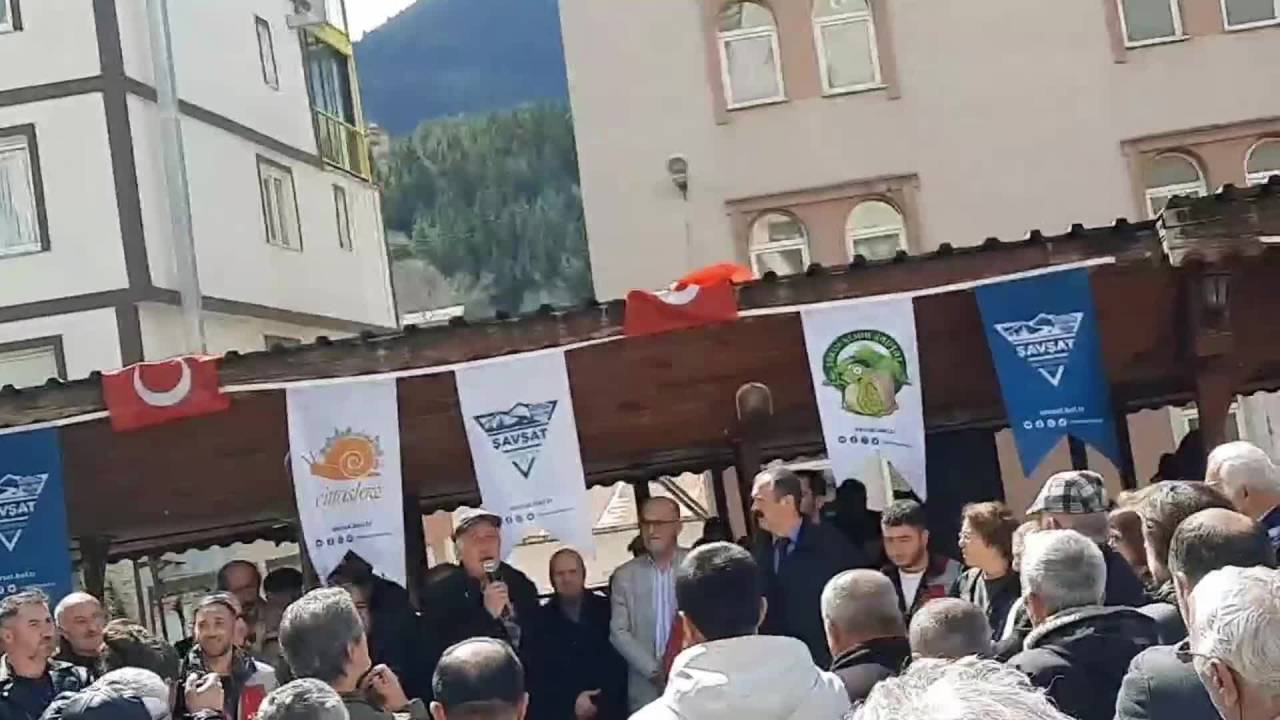 Şavşat Meydanı'ndan "Adalet Ve Direniş" Sesleri Yükseldi: "Sizin Yasaklarınız Bize Vız Gelir"