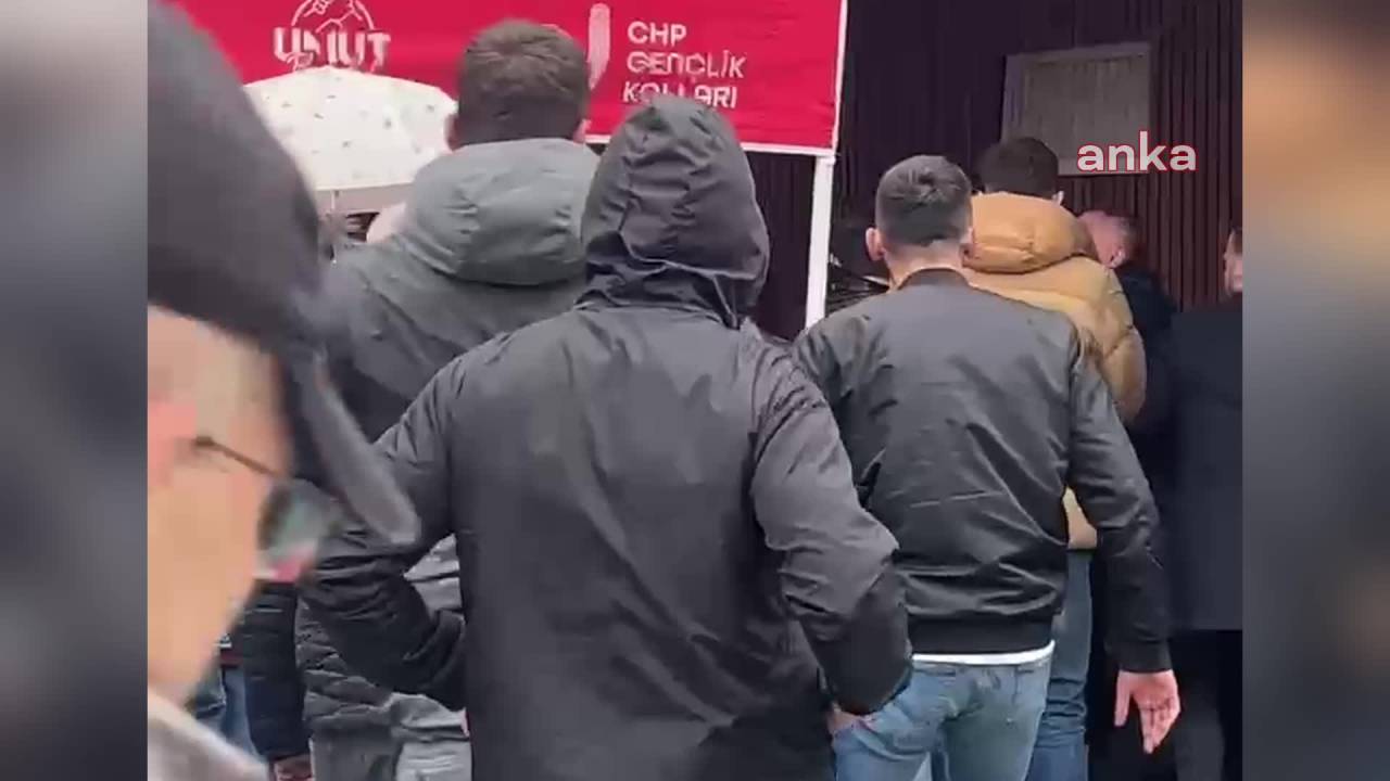 Trabzon'da Ekrem İmamoğlu İçin Kurulan İmza Standına Bıçaklı Saldırıda 1 Kişi Yaralandı