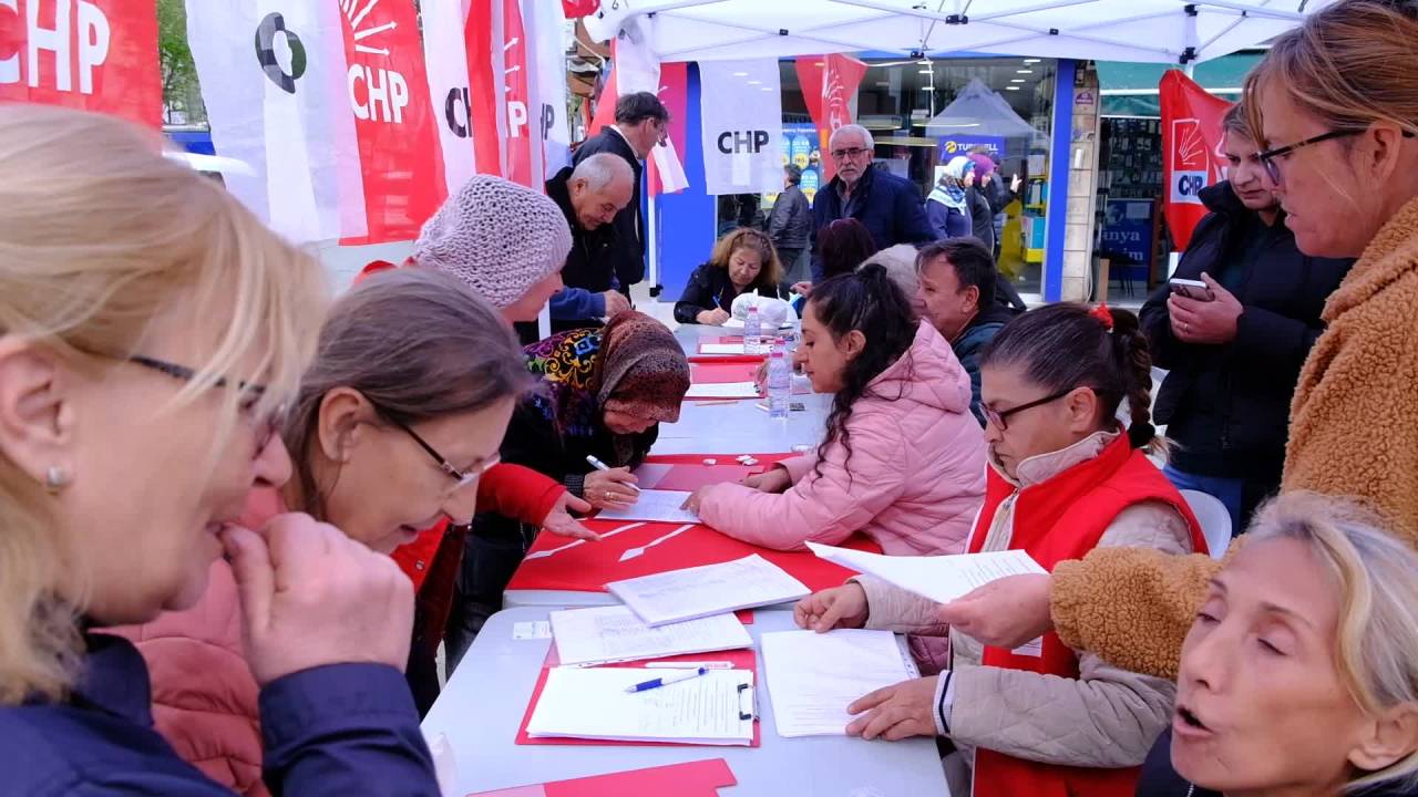 Chp Eskişehir İl Başkanı Talat Yalaz: “Sadece Stantlarımızda İmza Sayısı 40 Bini Geçti”