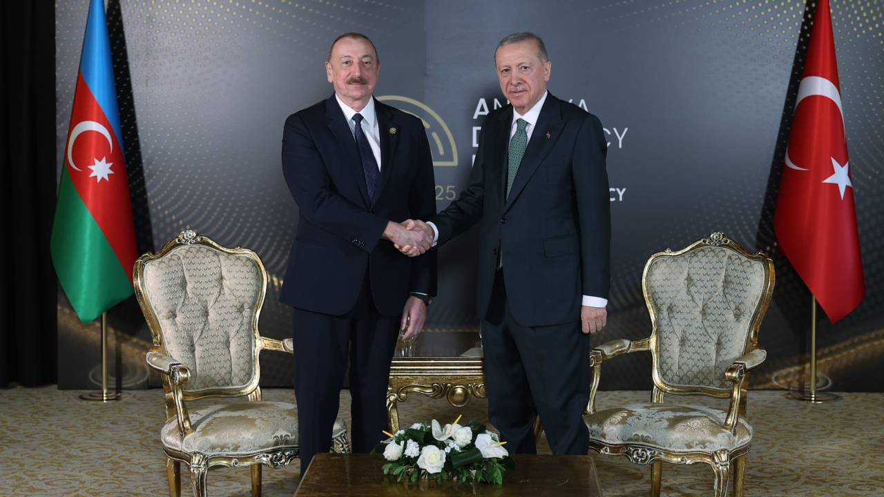 Cumhurbaşkanı Erdoğan, Azerbaycan Cumhurbaşkanı İlham Aliyev İle Bir Araya Geldi