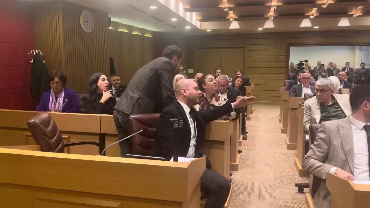 Bahçelievler Belediye Başkanı Chp’li Kadın Meclis Üyesine Hakaret Etti