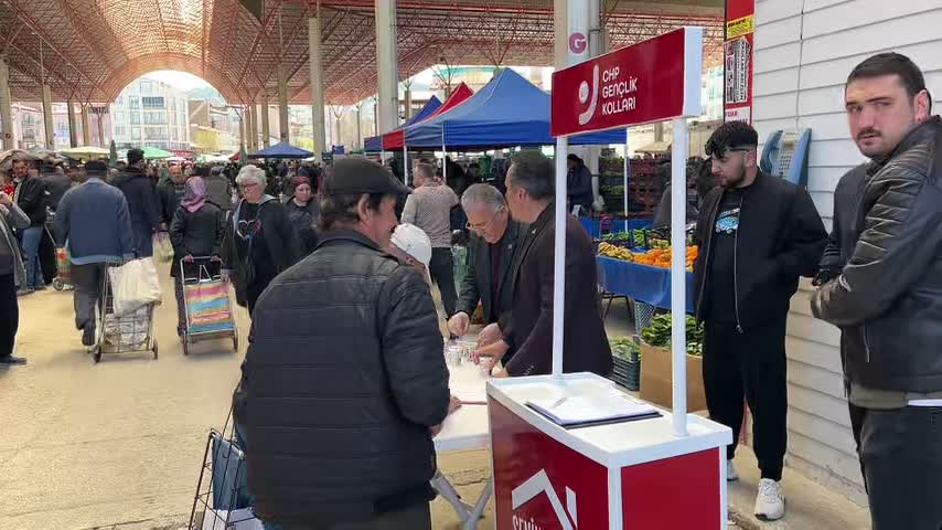 Burdur’da “İmamoğlu’na Özgürlük Ve Erken Seçim” Talebine Yönelik Başlatılan İmza Kampanyasına Yoğun İlgi