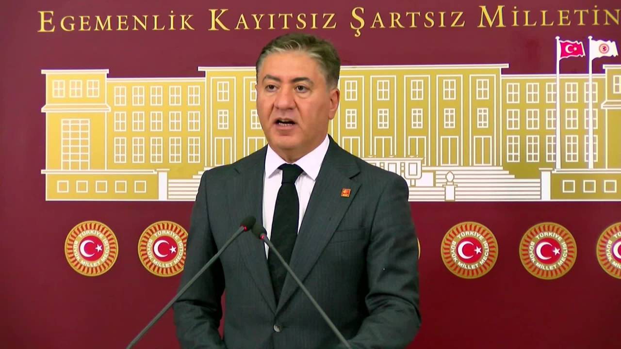 Murat Emir'den Numan Kurtulmuş'a: "Yaptığınız İş Hukuksuzdur, Anayasa Sınırlarının İçinde Kalacaksınız"