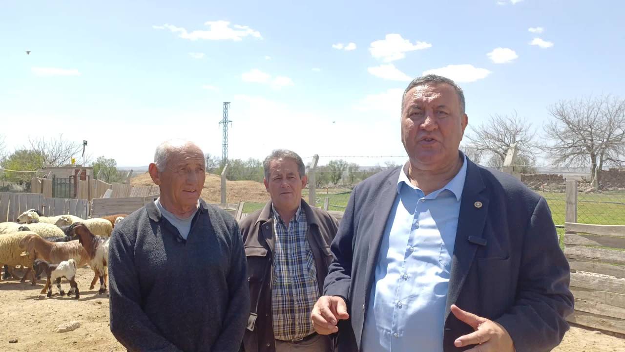 Ömer Fethi Gürer'in Ziyaret Ettiği Üreticiler: "Bin 200 Hayvanımız Vardı, Şimdi 30 Kaldı"