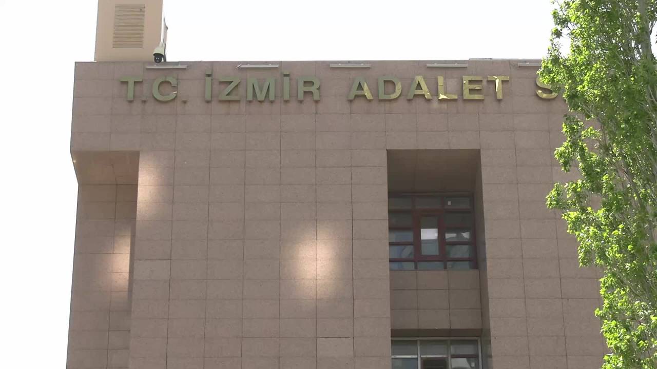 İzmir'de Chp’li Meclis Üyesi Özkan’a Küfür Eden Akp'li Üye Hakkında Suç Duyurusu