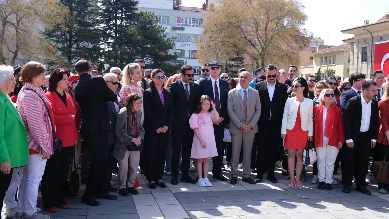 Chp Eskişehir İl Başkanı Talat Yalaz: “Bugün Demokrasiyi Şeklen Yaşatmaya Çalışanlara Karşı Durmanın Günü”