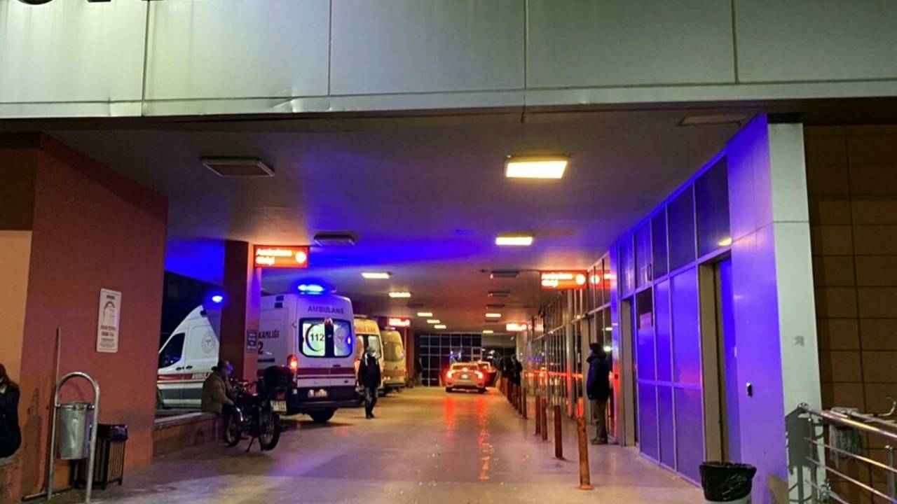 Sevgilisinin Sokak Ortasında Vurduğu Gül, Ağır Yaralı