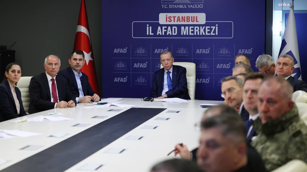 Cumhurbaşkanı Erdoğan: Depremin Hissedildiği Şehirlerimizde Elhamdülillah Sıkıntılı Bir Durum Gözükmemektedir