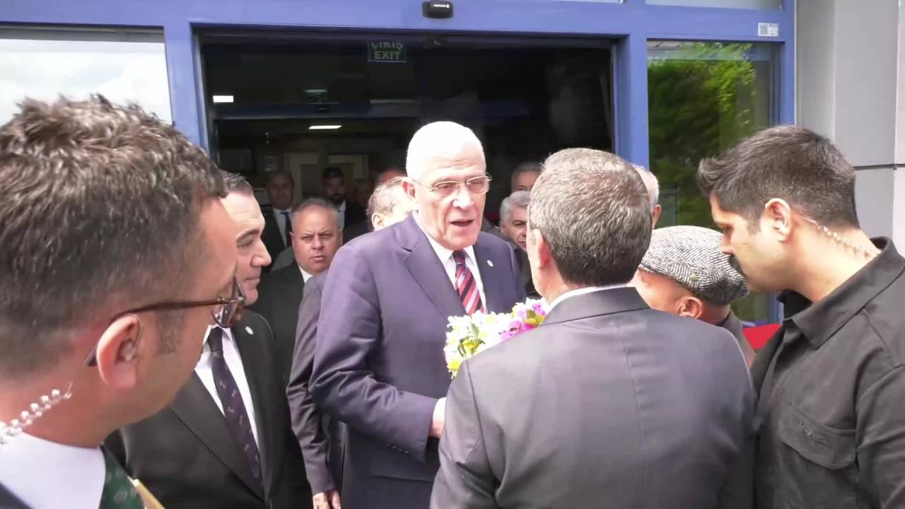 Dervişoğlu, Trabzon’da Saldırıya Uğrayan Chp Standını Ziyaret Etti: “Adalet Savaşçısı Olmaya Devam Edeceğim”