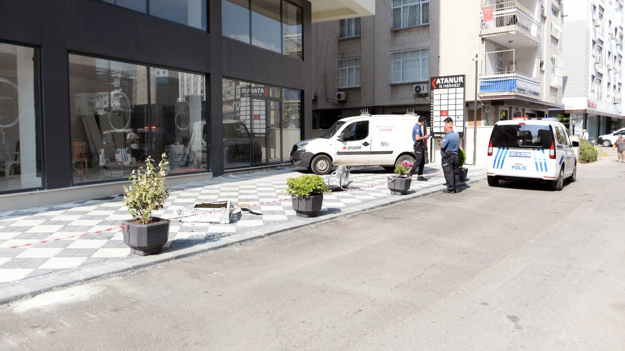 Klima Montajı Yaparken 4'üncü Kattan Düşen İşçi, Ağır Yaralı