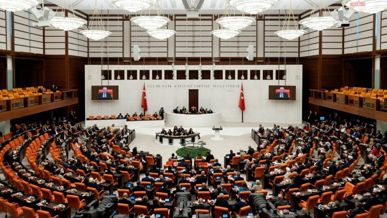 Ak Parti, Anayasa Mahkemesi’nin İptal Kararlarını Düzenleyen Yeni Kanun Teklifini Tbmm Başkanlığı'na Sundu