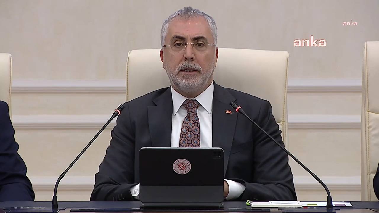 Özgür Özel'e Fiziksel Saldırı... Bakan Vedat Işıkhan Saldırıyı Kınadı