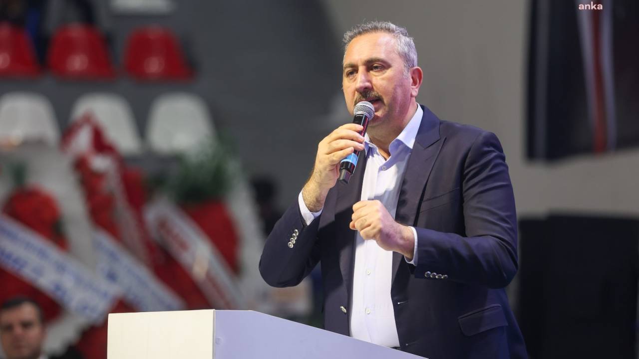 Özgür Özel'e Fiziksel Saldırı... Abdulhamit Gül: Hiçbir Şiddet Ve Saldırı Siyasette Kabul Edilemez