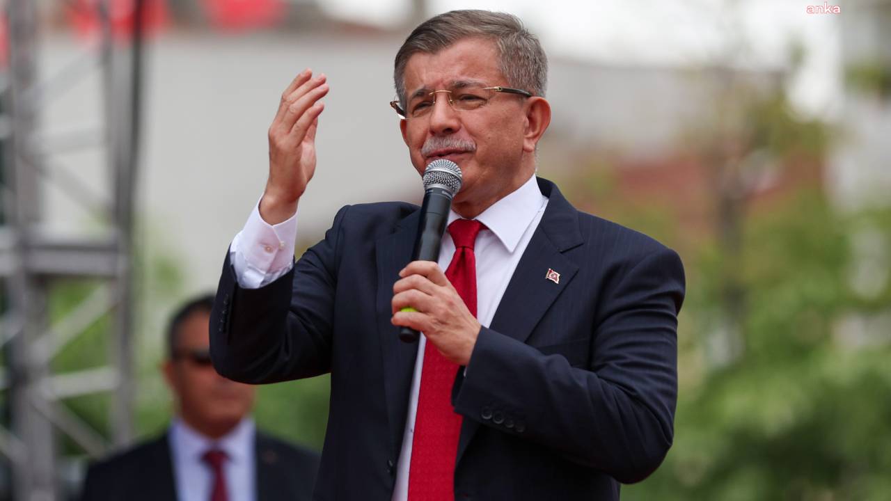 Gelecek Partisi Genel Başkanı Davutoğlu: "Gençlere Bu Umutsuz Düzeni Reva Görenlerden Hesap Soracağız"