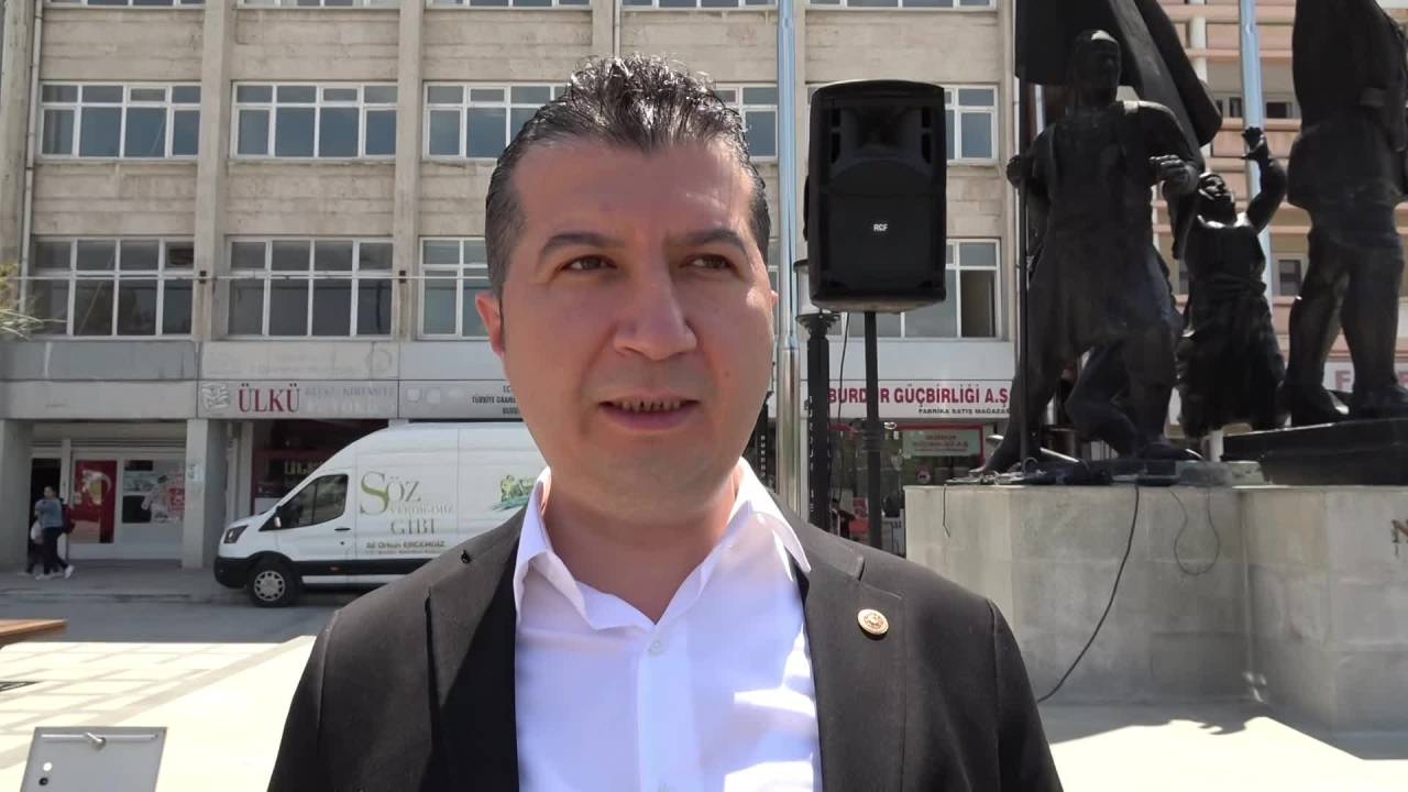 Chp Burdur Milletvekili İzzet Akbulut, Özgür Özel’e Yapılan Saldırıyı Kınadı