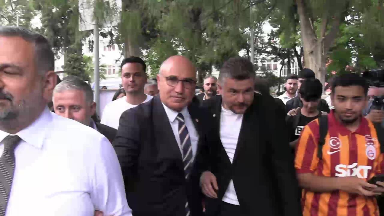 Chp’li Mahmut Tanal İzmir’de Üniversite Öğrencileriyle Buluştu