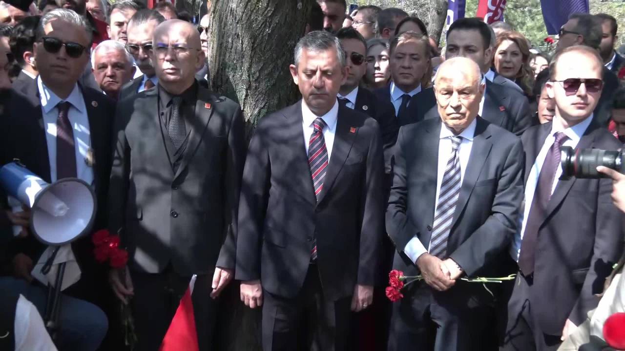 "Üç Fidan" Anılıyor... Chp Genel Başkanı Özel: "Deniz Gezmiş'in Durduğu Yerde Durmaya Devam Ediyoruz"