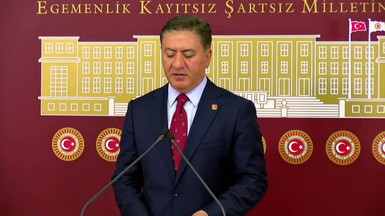Chp’li Emir: “Hakan Fidan’ın Özgeçmişindeki Lisans Eğitimini Yök Ya Da E-devlet Tanıyor Mu, Tanımıyor Mu”