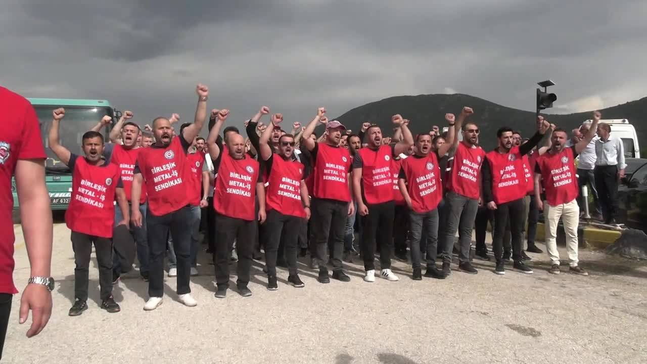 Bilecik’te Emekçiler İsyanda:  Biz Bu Fabrikaları Sokakta Bulmadık, Peşkeş Çektirtmeyeceğiz