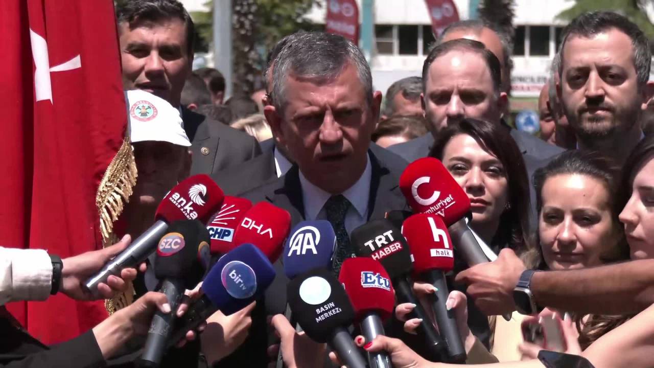 Özgür Özel: “Memleketin Doğu Tarafında Özgürlük, Bu Tarafında ‘Turpun Büyüğü...’ Böyle İş Olmaz”