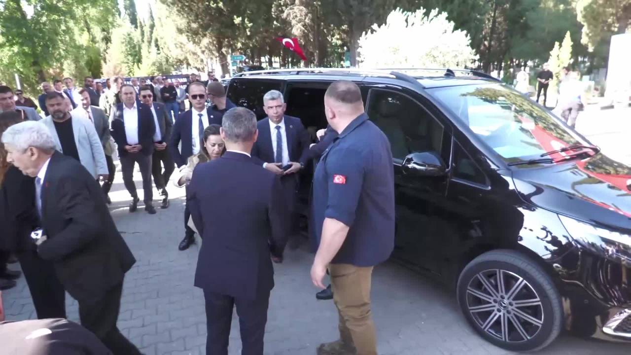 Soma Maden Faciasının 11'inci Yılı... Chp Lideri Özel, Maden Şehitliğini Ziyaret Etti