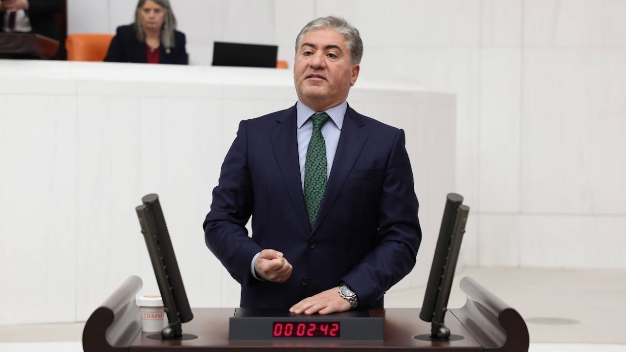 Chp'li Murat Emir: "Gençlerden, Çocuklardan Elini Çekmeyen Karanlık Zihniyeti Hep Birlikte Boğacağız"