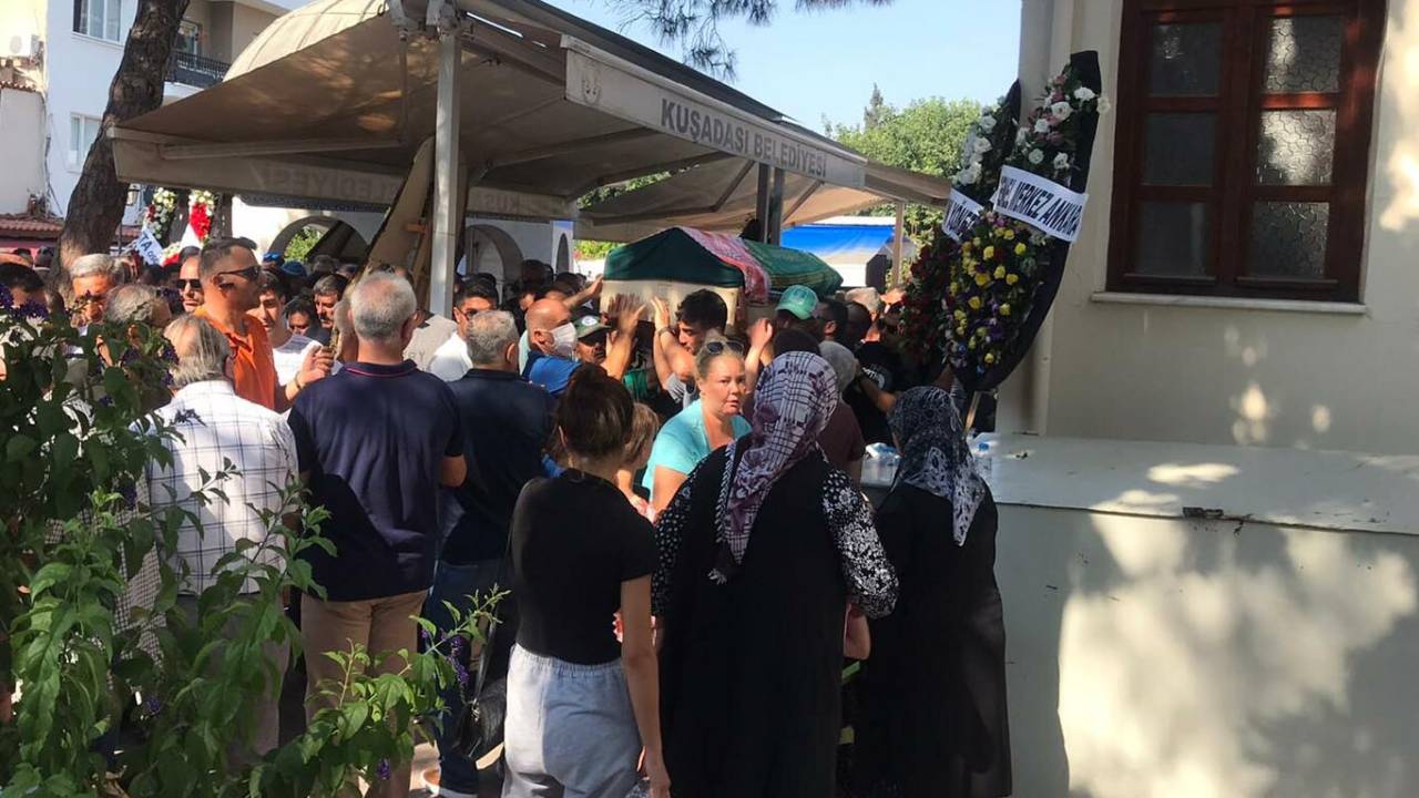 Kuşadası Belediyesi İnsan Kaynakları Müdürü İçin Cenaze Töreni Düzenlendi