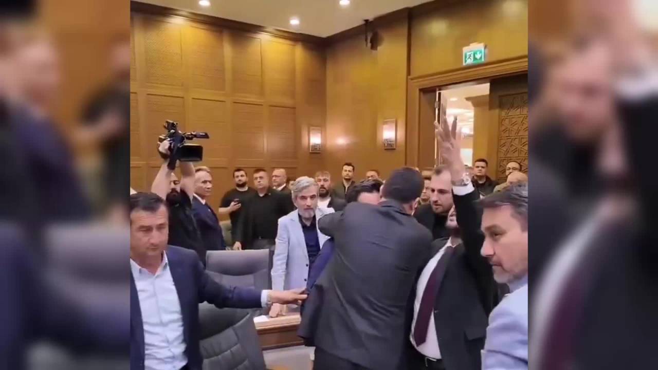 Bursa Büyükşehir Belediye Başkanı Bozbey'den Büyükşehir Meclisi'nde Yaşanan Hakaret Ve Saldırıya Tepki