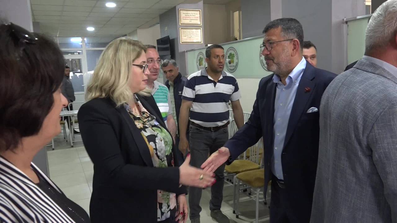 Veli Ağbaba: "Bir Taraftan Pkk’yla Barışıyorsun, Öbür Taraftan Chp’yi Düşmanlaştırıyorsun"