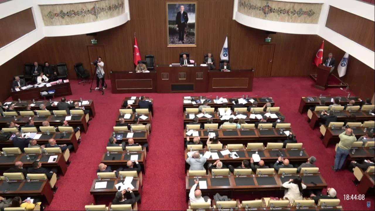 Ankara Büyükşehir Belediyesi, Yolsuzluk İddialarını Yargıya Taşıdı: Osman Gökçek Tanık Olarak Gösterildi