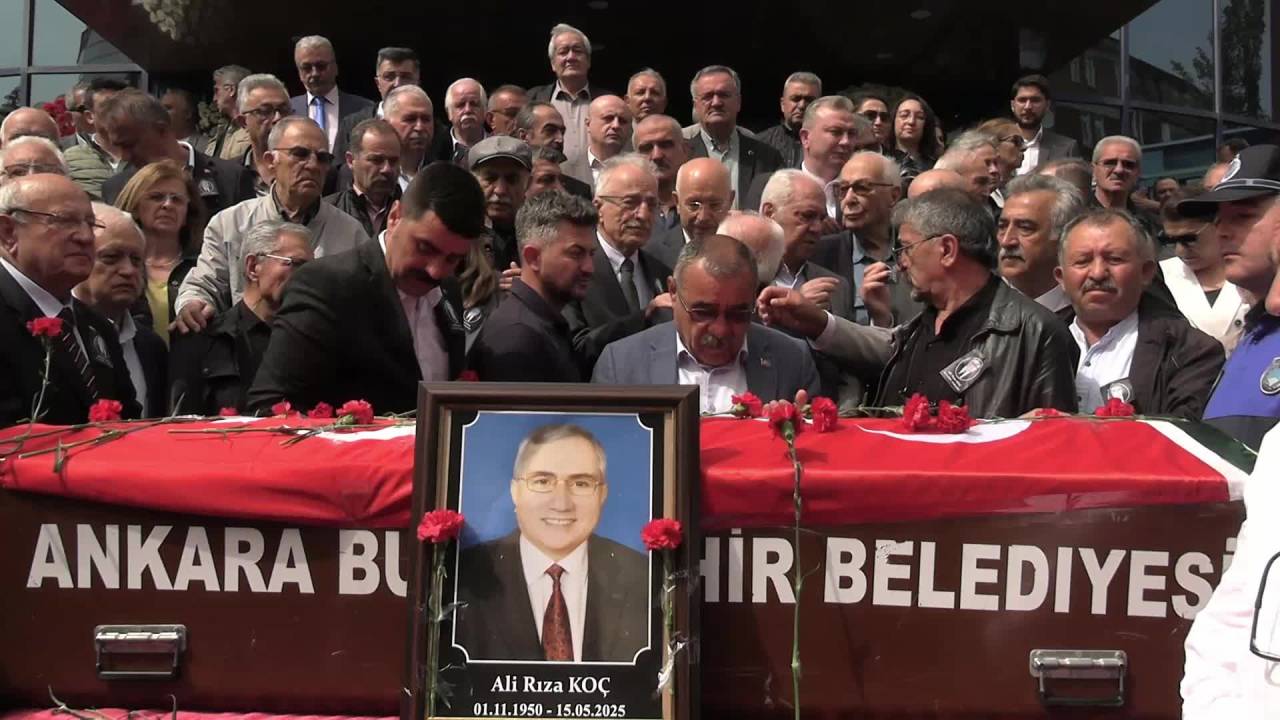 Hayatını Kaybeden Chp’li Eski Altındağ Belediye Başkanı Ali Rıza Koç İçin Tören Düzenlendi