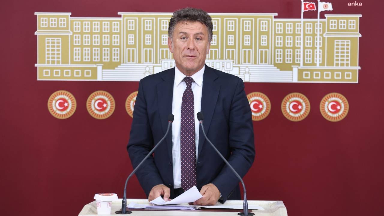 Chp'li Sarıbal: Bursa'da Yapacağımız Halk Buluşmasının Duyuru Afişleri Tmsf Tarafından Engellendi