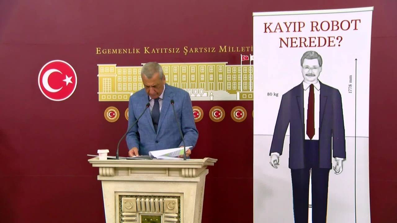 Chp'li Öztürkmen: "Melih Gökçek Robotu Nerede?"
