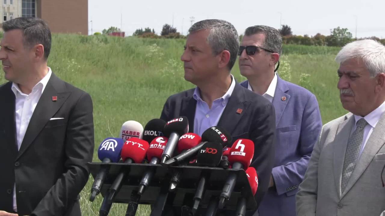 Özgür Özel: "Beşinci Parti İle Birlikte Kör Topal, Zorla Ayakta Tuttukları Bir İktidar Var"