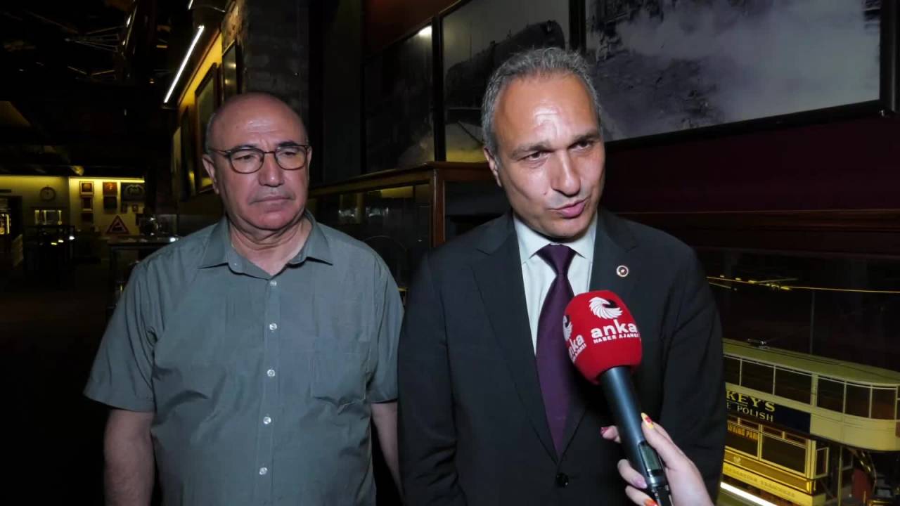 İmamoğlu Pankartına Soruşturma… Mahmut Tanal: “Biraz Daha Ceza Muhakemesi Kanunu Okusunlar”