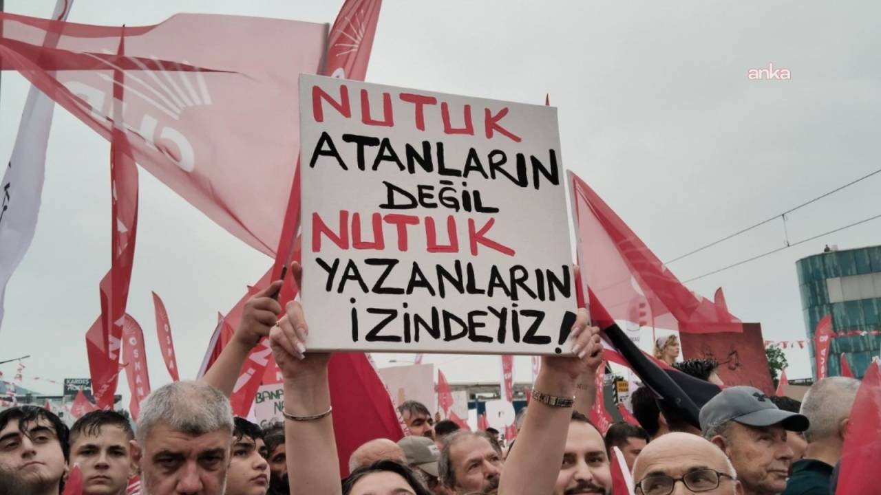 Bursa’da Genç Yaşlı On Binlerce Kişi Adalet Ve Ekrem  İmamoğlu’na Özgürlük İstedi