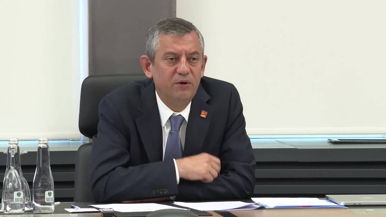 Chp Genel Başkanı Özel, Fransız Senatörleri Kabul Etti