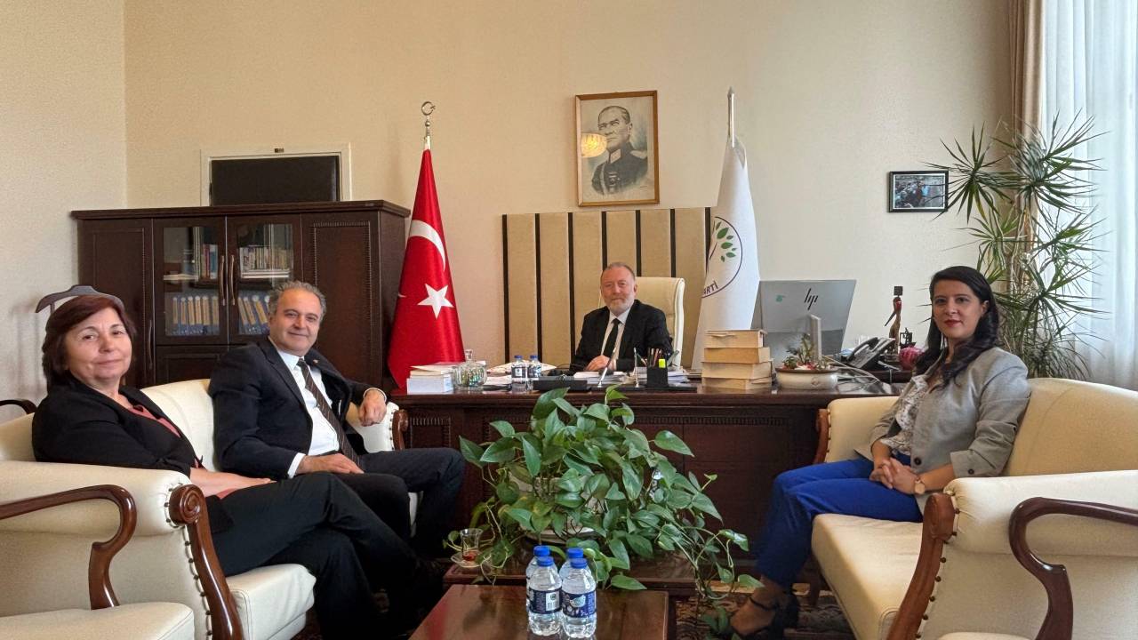 Emek Partisi, İşçi Haklarına Yönelik Hazırladıkları Kanun Teklifi İçin Meclis'te Görüşmeler Yaptı