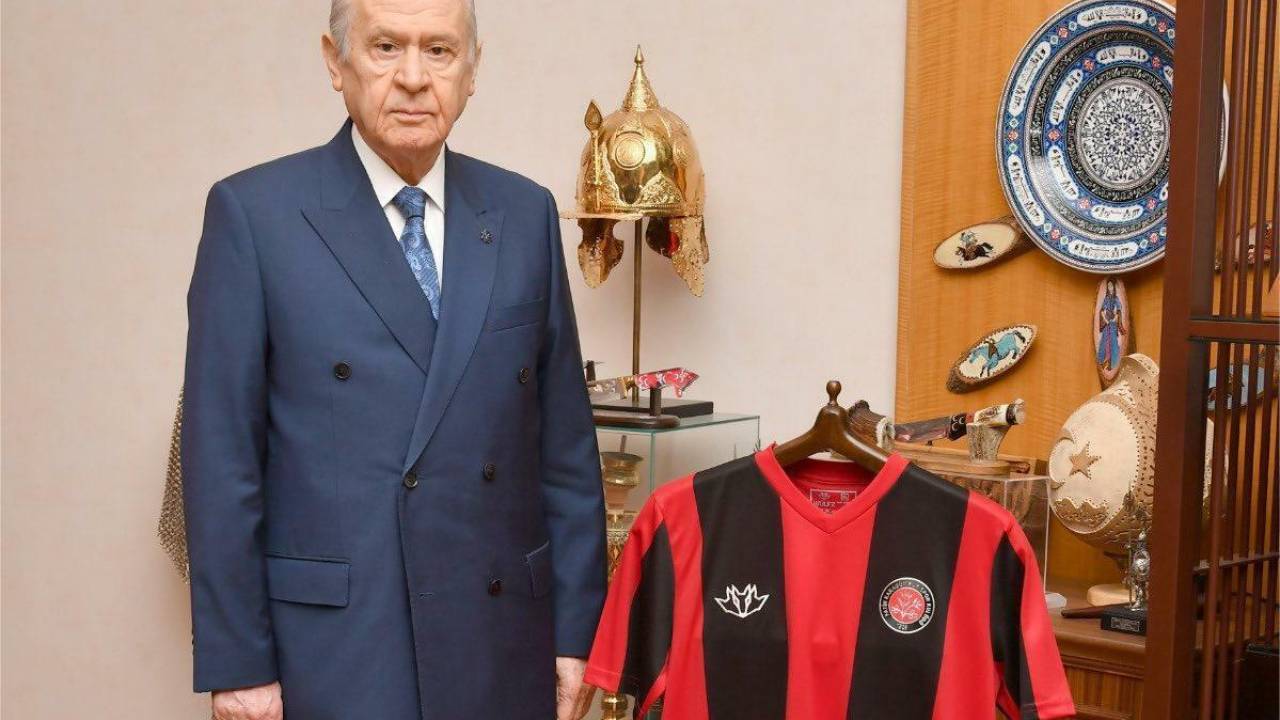 Bahçeli'den Süper Lig'e Çıkan Karagümrük'e Tebrik Telefonu