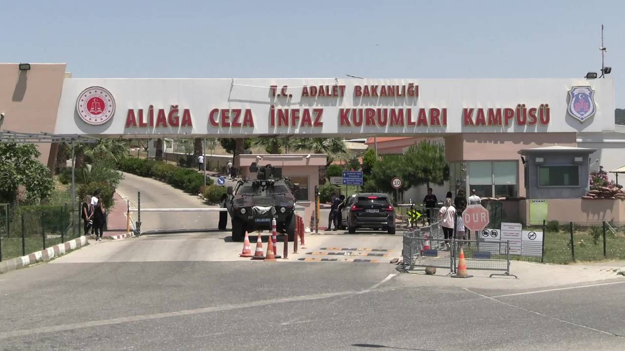 Chp İzmir İl Başkanı Aslanoğlu: “Ülkenin Zindanlarında Gençler Çürütülmeye Çalışılıyor”