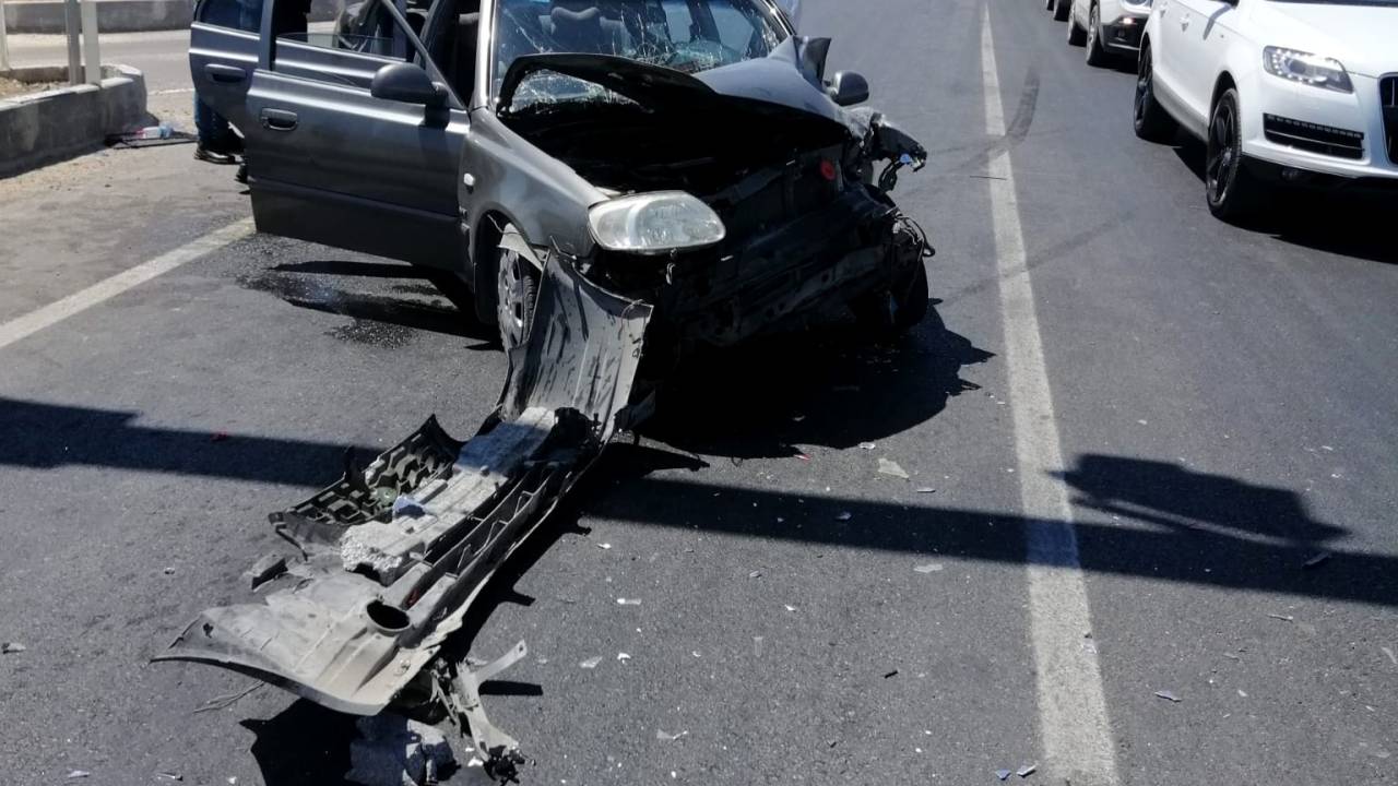 Elazığ'da, Kırmızı Işıkta Kaza: 5 Yaralı