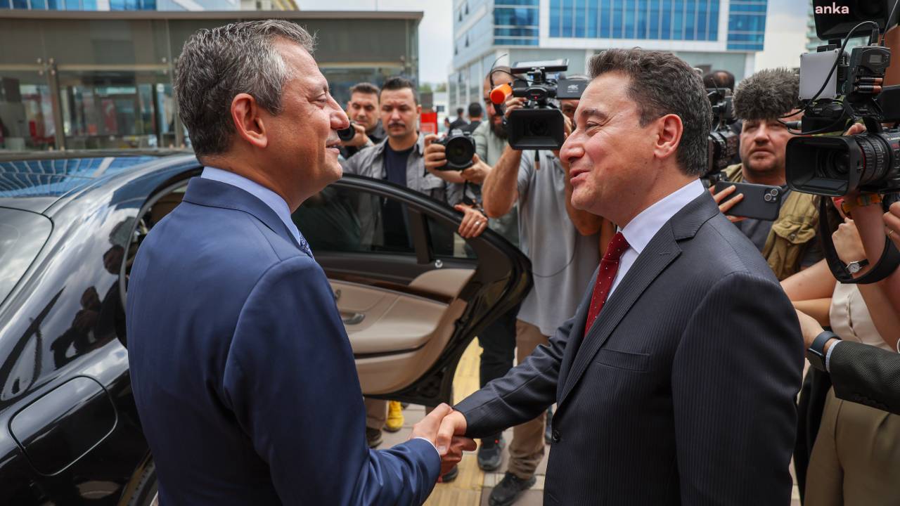 Ali Babacan’dan Özgür Özel’e, Manisa Büyükşehir Belediye Başkanı Ferdi Zeyrek İçin Geçmiş Olsun Telefonu