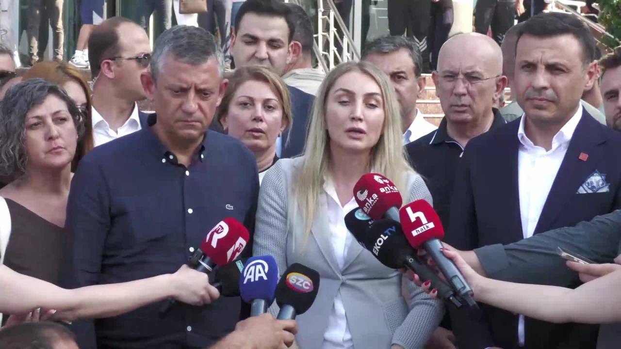 Özgür Özel: Chp Tam Kadro Hem Ferdi Başkan’la Hem De Manisa’yla, Manisa’nın İradesiyle Dayanışma Gösteriyorlar