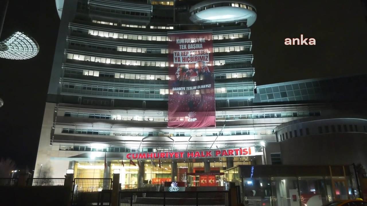 Chp Heyetinden 19 Mart Protestolarında Tutuklanan Gençlere Ve Ailelerine Bayramlaşma Ziyareti