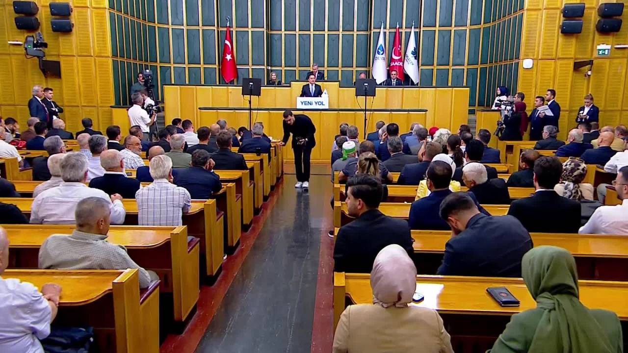 Yeni Yol Grup Toplantısı... Ali Babacan: "Bu İktidar Vatandaşına Gerçek Bir Bayram Borçlu"