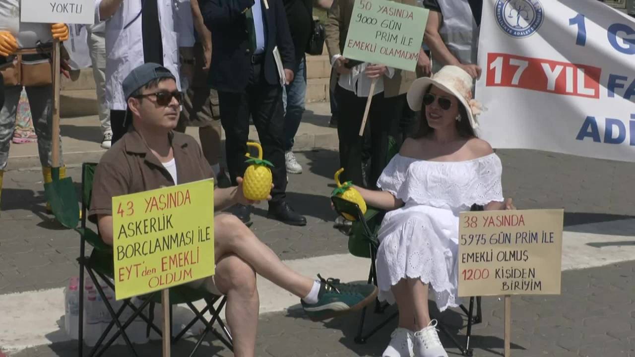 Kademeli Emeklilik Bekleyenler Kadıköy'de Eylem Yaptı: "Mesele Erken Emeklilik Değil, Mesele Adalet"