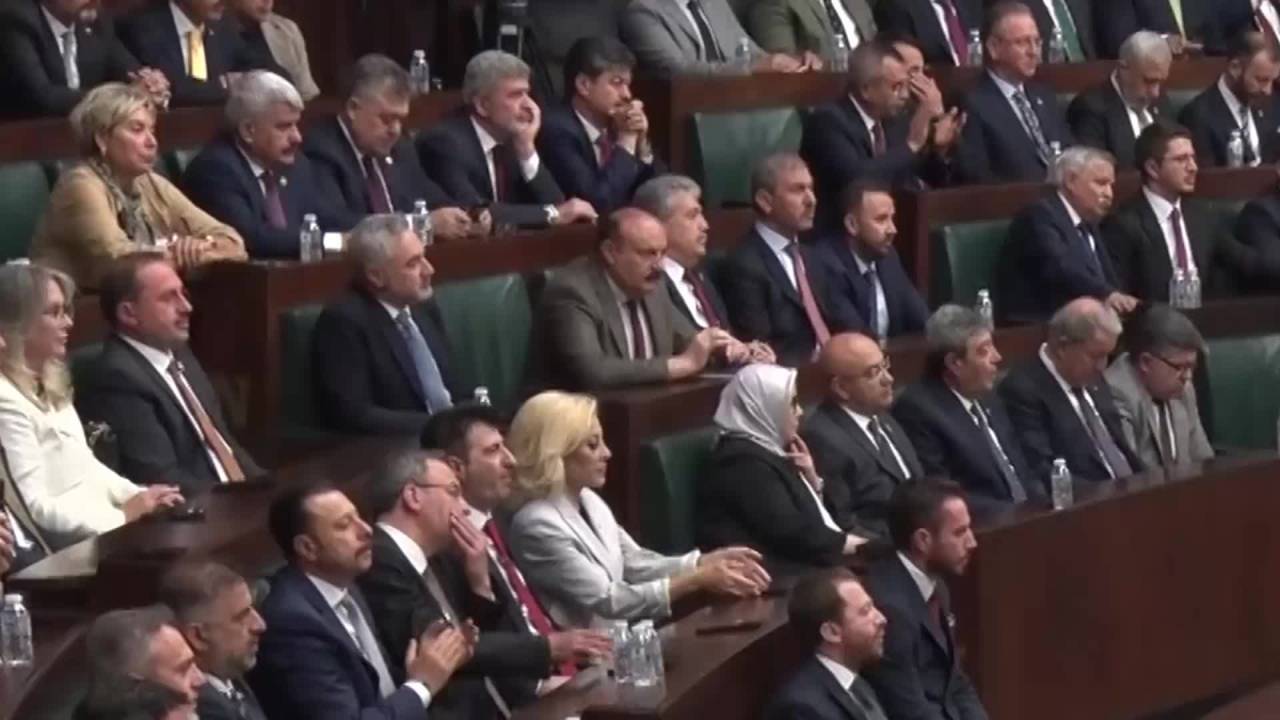 Cumhurbaşkanı Erdoğan, Ak Parti Grup Toplantısından Sonra Tbmm’de İş İnsanı Leyla Alaton İle Görüştü