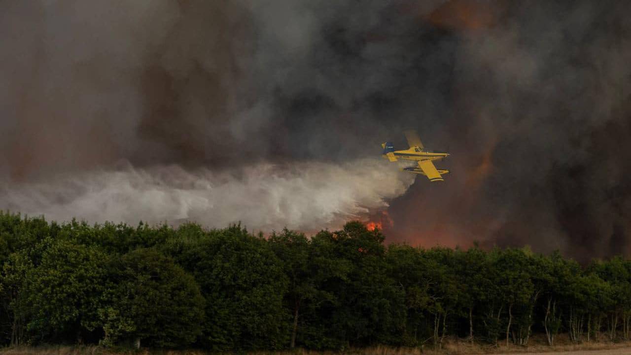 Fransa’nın Güneyinde Orman Yangınlarıyla Mücadele Sürüyor