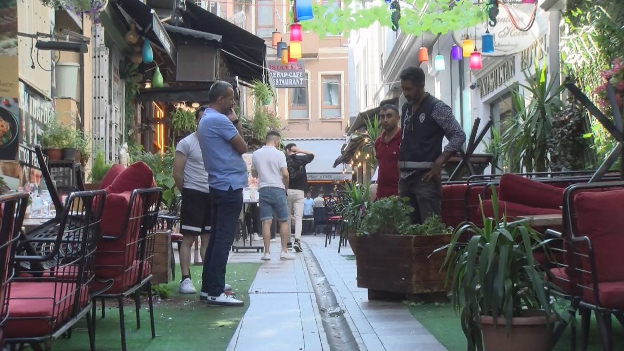 Fatih’te Ayrılmak İsteyen Ortaklar Kavga Etti: 2 Yaralı, 4 Gözaltı